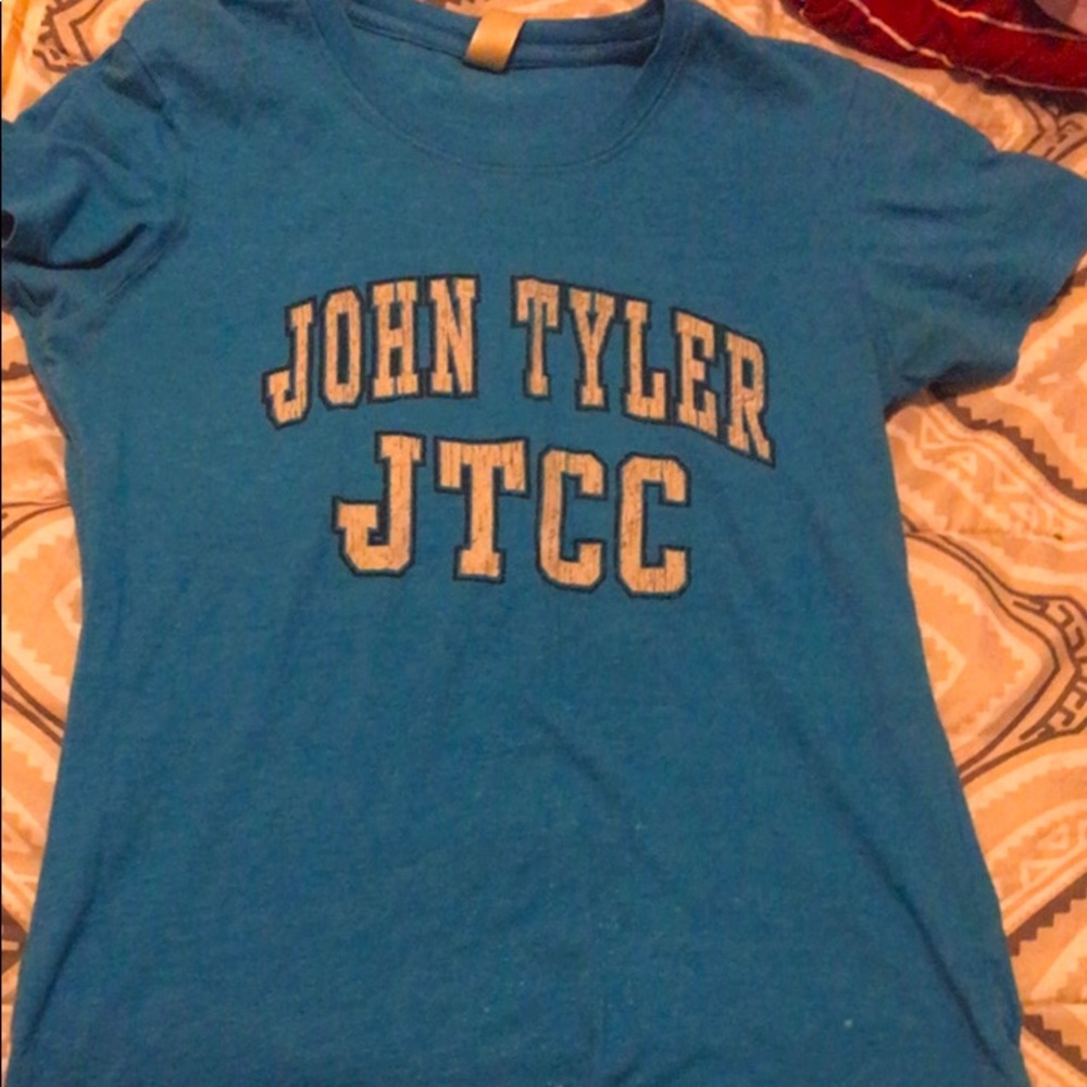 College tee